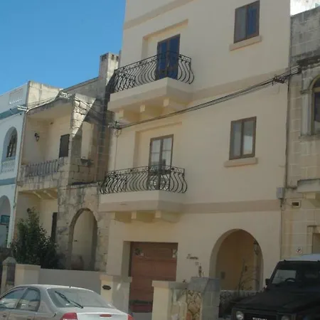 31 Memories Pembroke