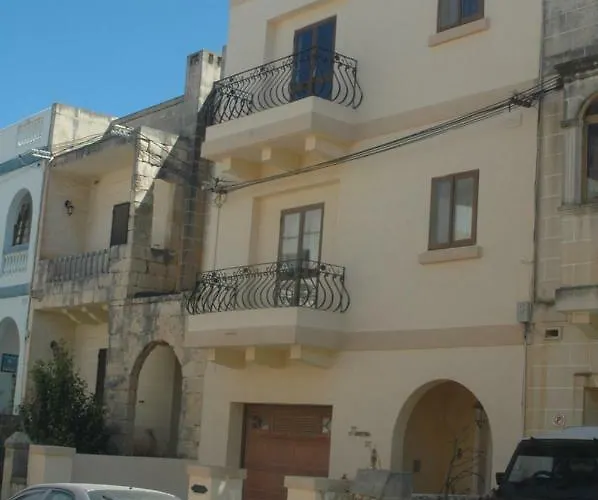 31 Memories Pembroke